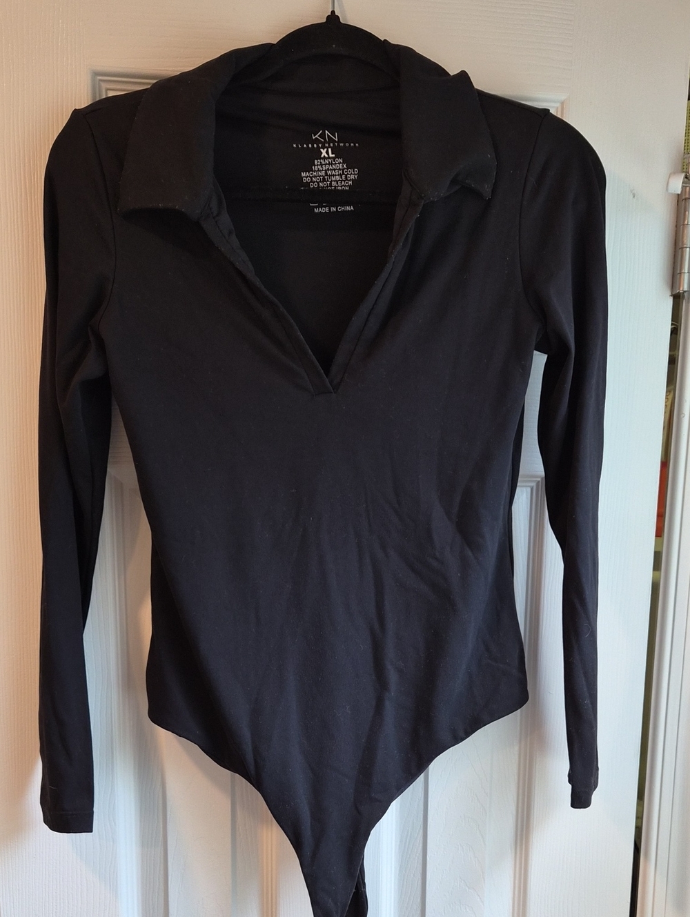 Klassy Network XL Black Long-Sleeve V-Neck Collared Bodysuit